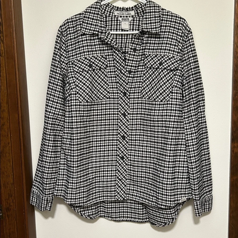 Duluth Trading Co Folklore Button-Front flannel- plaid  Print size large - Picture 2 of 12